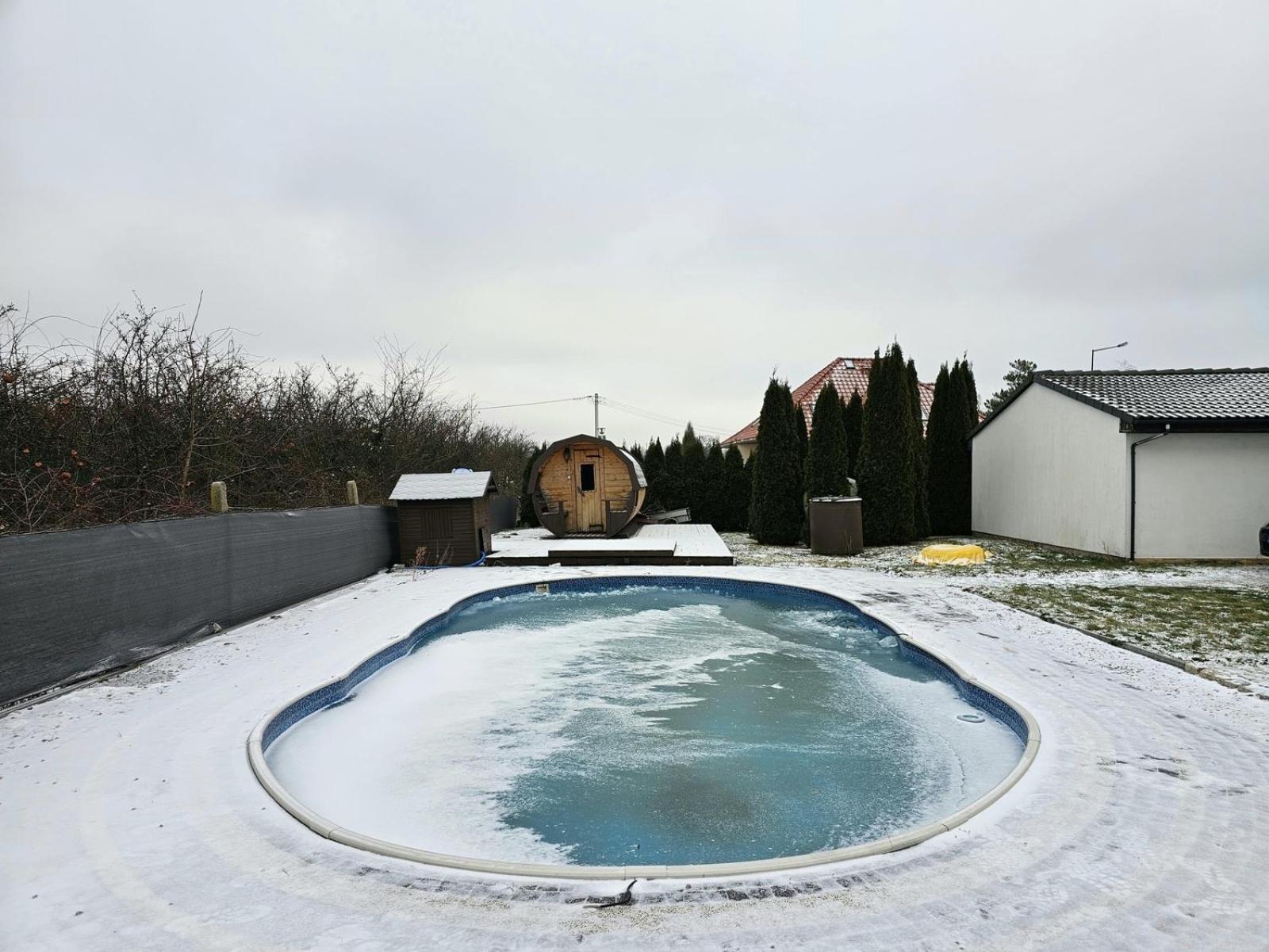 Dom Z Basenem I Sauna Zewnetrzna * Gadow