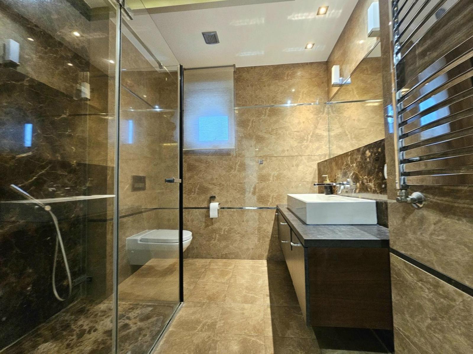 Holiday home Dom Z Basenem I Sauna Zewnetrzna Gadow